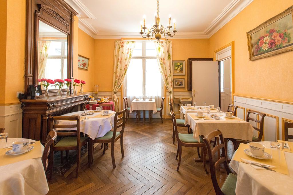 Hôtel Rabelais Tours Bagian luar foto