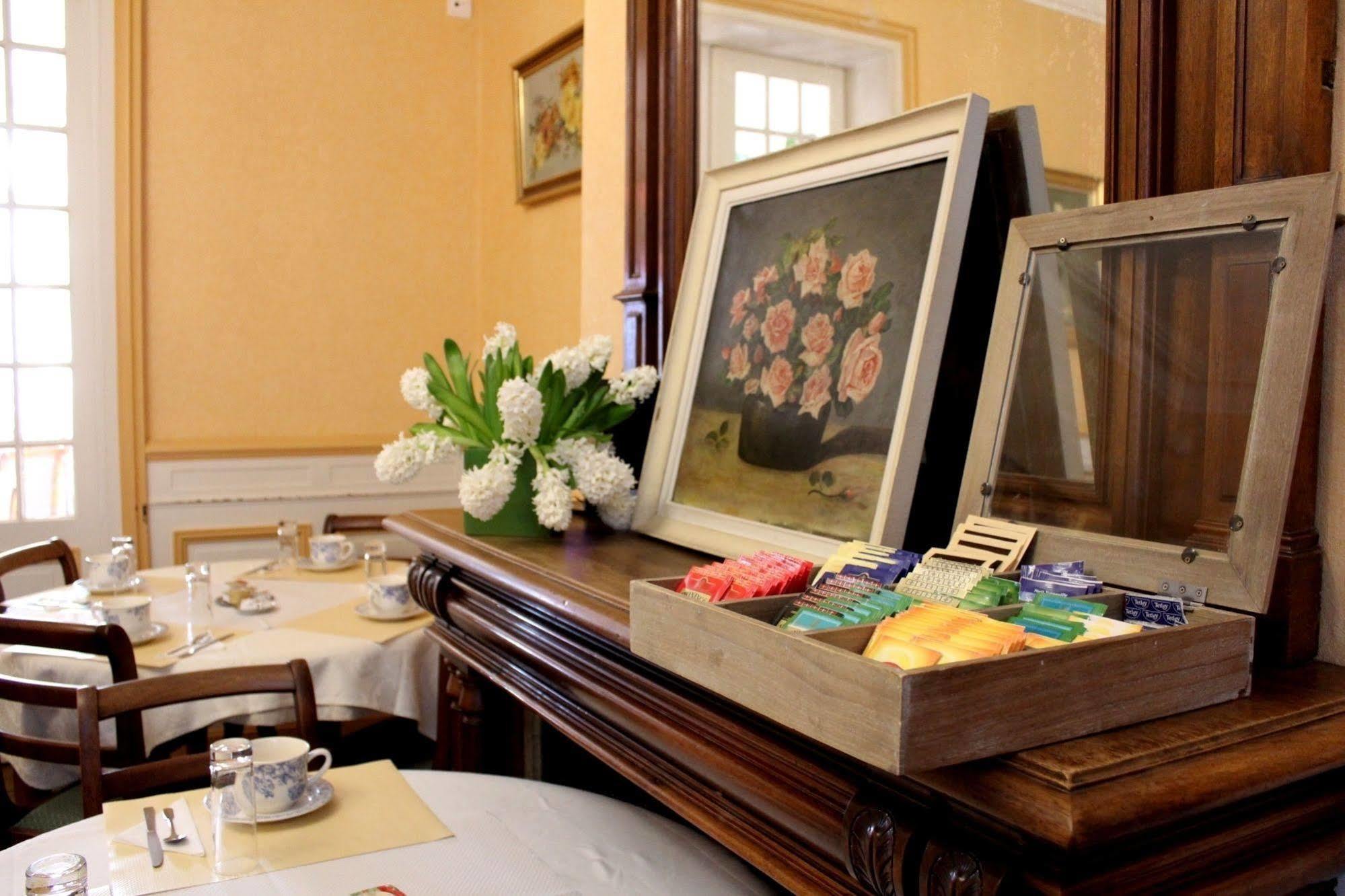 Hôtel Rabelais Tours Bagian luar foto