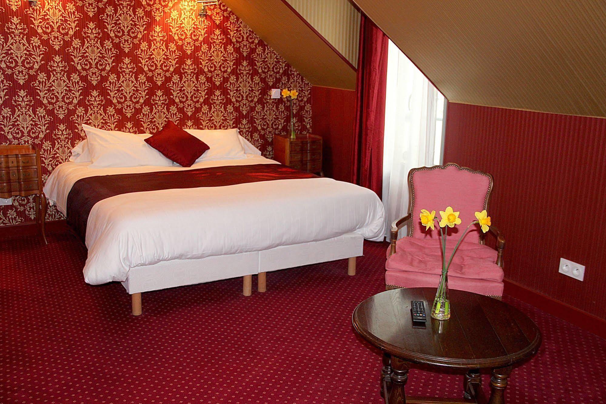 Hôtel Rabelais Tours Bagian luar foto