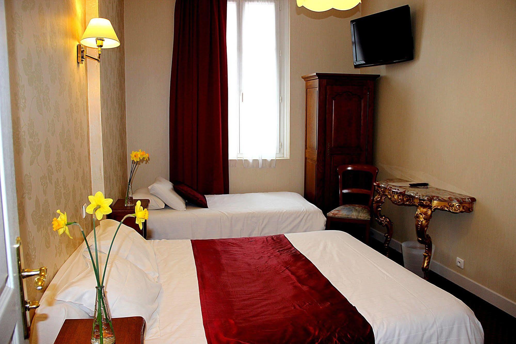 Hôtel Rabelais Tours Bagian luar foto