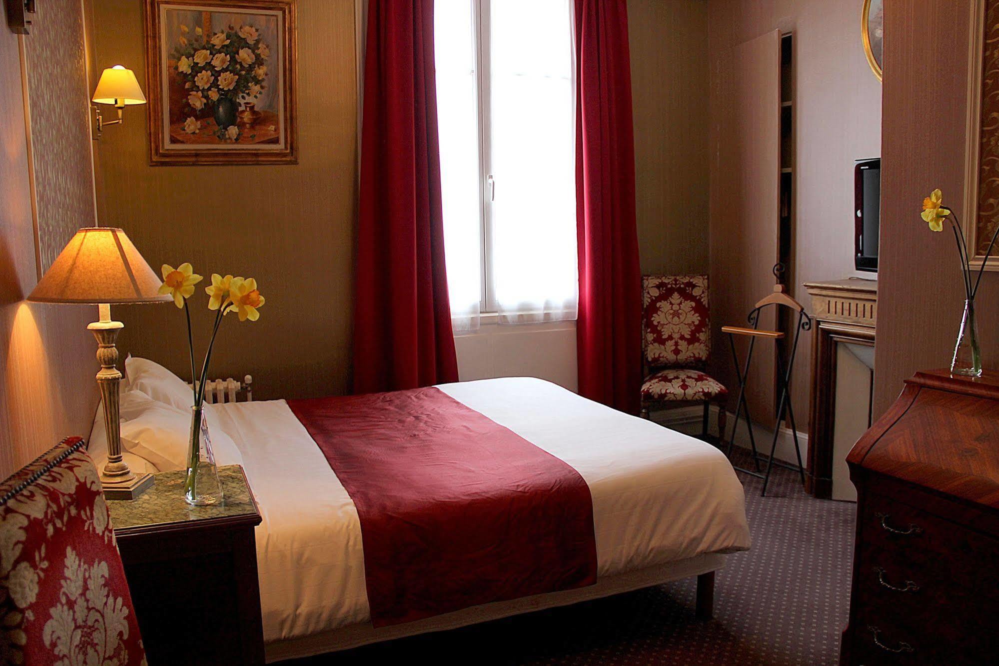 Hôtel Rabelais Tours Bagian luar foto